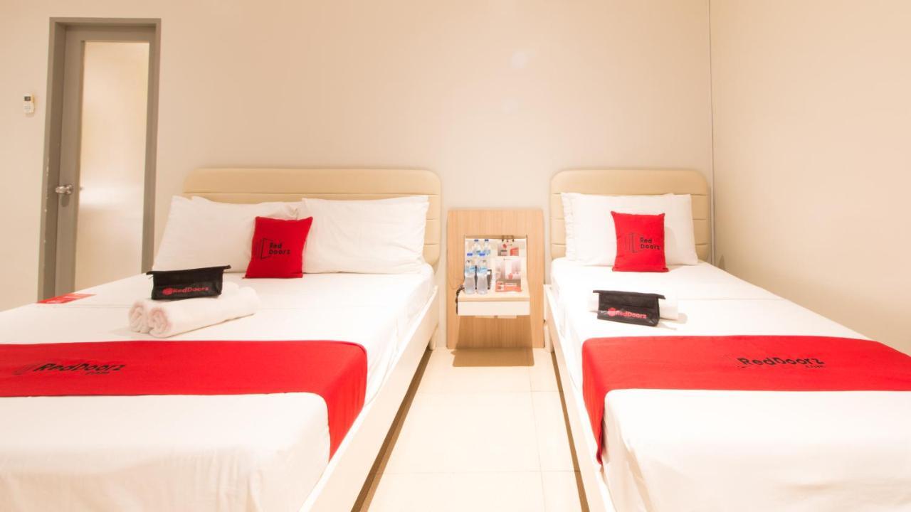 Reddoorz @ General Segundo Avenue Laoag Hotel Ngoại thất bức ảnh