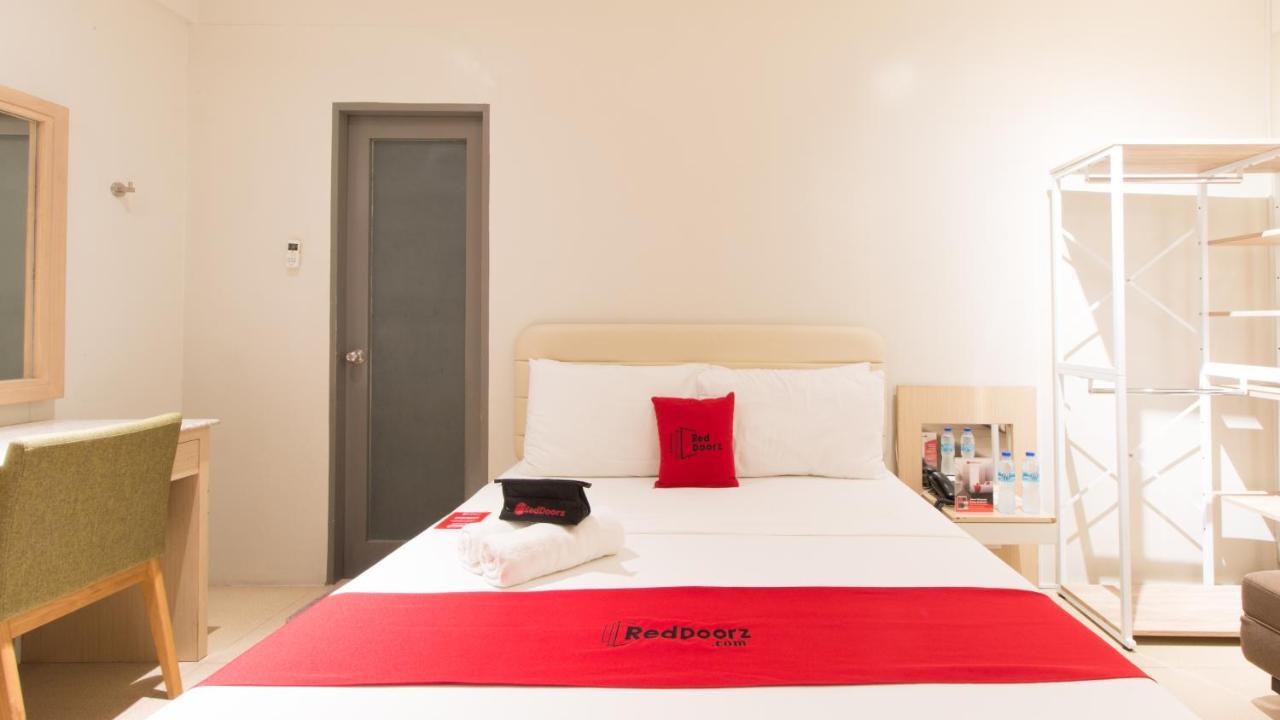 Reddoorz @ General Segundo Avenue Laoag Hotel Ngoại thất bức ảnh
