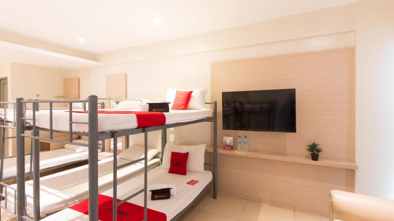 Reddoorz @ General Segundo Avenue Laoag Hotel Ngoại thất bức ảnh